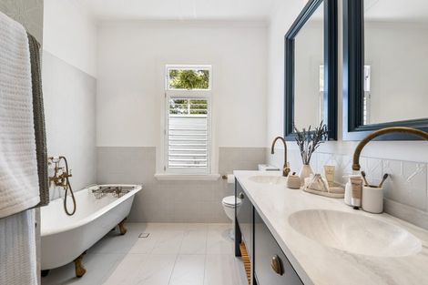 Photo of property in 7a North Avenue, Narrow Neck, Auckland, 0624