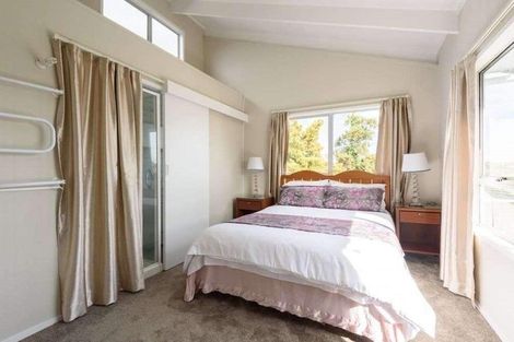 Photo of property in 152 Weatherly Road, Torbay, Auckland, 0630