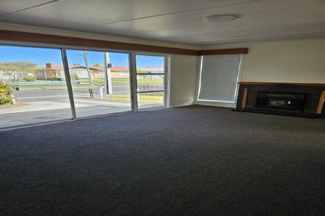 Photo of property in 11 Cricket Place, Melville, Hamilton, 3206