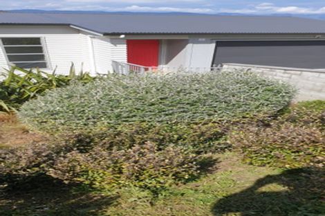 Photo of property in 25 Grumman Lane, Newlands, Wellington, 6037