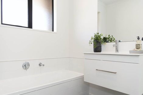 Photo of property in 1/89 Royal Road, Massey, Auckland, 0614