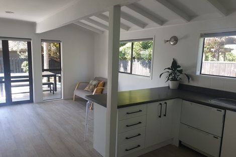 Photo of property in 44b Walton Street, Red Beach, 0932