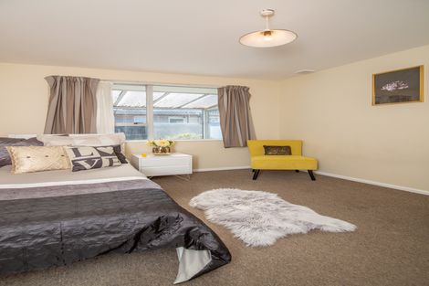 Photo of property in 19 Sturrocks Road, Redwood, Christchurch, 8051
