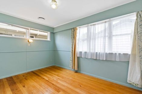 Photo of property in 57 Golf Road, New Lynn, Auckland, 0600