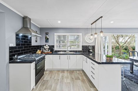 Photo of property in 21 Glenn Street, Castlecliff, Whanganui, 4501