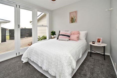 Photo of property in 33 Parnwell Street, Burwood, Christchurch, 8083