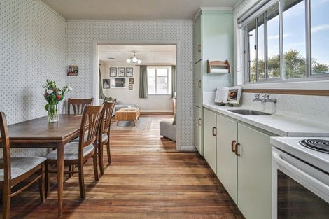 Photo of property in 714 Grove Road, Mayfair, Hastings, 4122