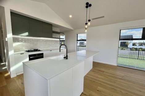 Photo of property in 16 Oriel Way, Rolleston, 7614