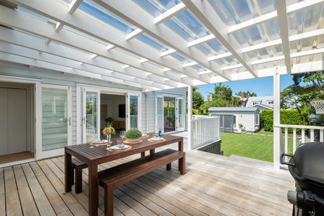 Photo of property in 165 Vauxhall Road, Narrow Neck, Auckland, 0624