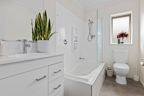 Photo of property in 13 Burford Way, Rolleston, 7615