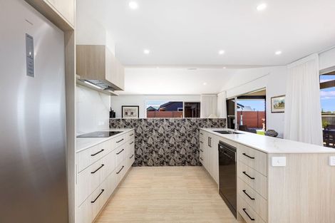 Photo of property in 25 Phoenix Palms Grove, Levin, 5510