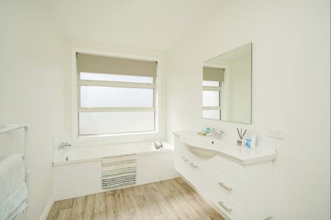 Photo of property in 37 Paremoremo Road, Lucas Heights, Auckland, 0632