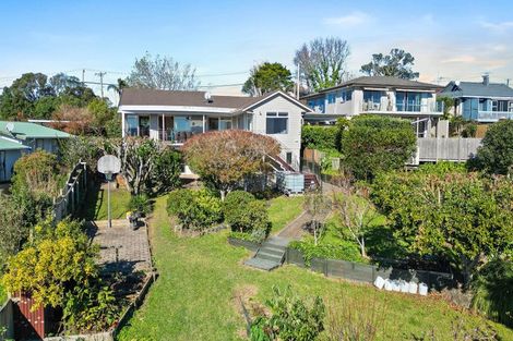 Photo of property in 150 Bleakhouse Road, Mellons Bay, Auckland, 2014