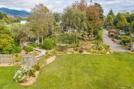 Photo of property in 389 Tararua Road, Levin, 5571