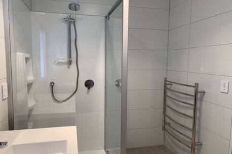 Photo of property in 10 Port Way, Rosehill, Papakura, 2113