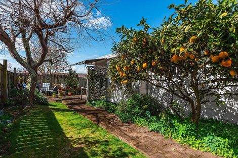 Photo of property in 2/8 Kinder Street, Acacia Bay, Taupo, 3330