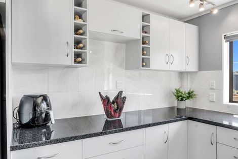 Photo of property in 7 Charisma Court, Kelvin Grove, Palmerston North, 4414