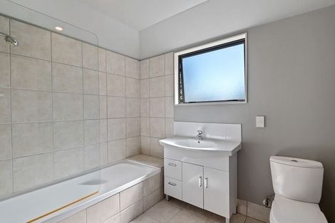 Photo of property in 3/28 Holiday Road, Stanmore Bay, Whangaparaoa, 0932