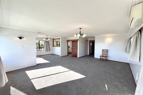 Photo of property in 6 Higham Ferrers Place, Red Beach, 0932