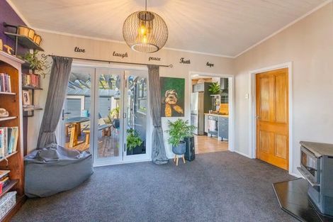 Photo of property in 17 Watts Street, Waipawa, 4210