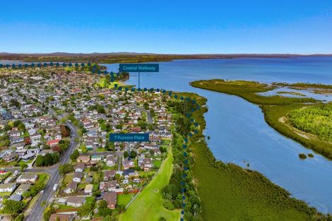 Photo of property in 7 Pureora Place, Clendon Park, Auckland, 2103