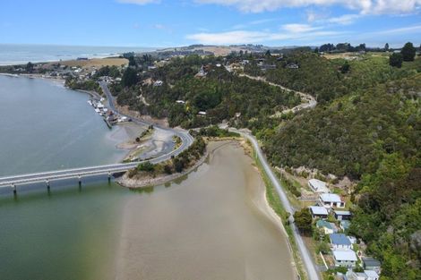 Photo of property in 25 Riverside Road, Taieri Mouth, 9091