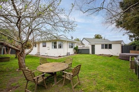 Photo of property in 25 Dalton Crescent, Dinsdale, Hamilton, 3204