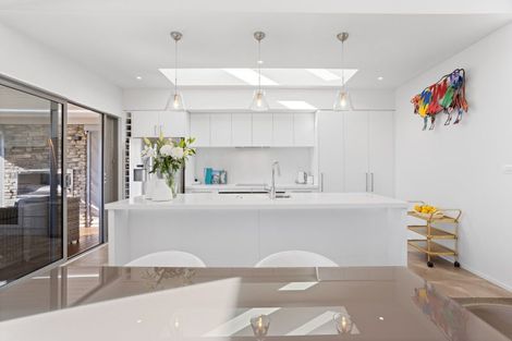 Photo of property in 16 Harbour View Heights, Picton, 7220