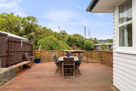 Photo of property in 19 Jane Grove, Paparangi, Wellington, 6037