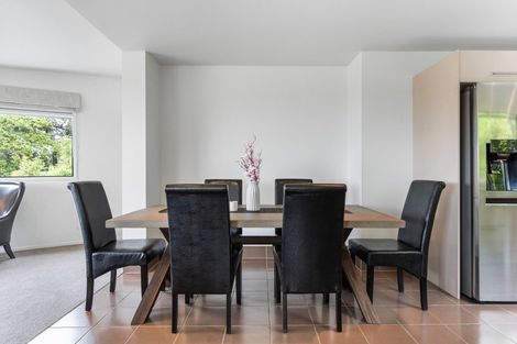 Photo of property in 2/5 Dalmeny Close, Murrays Bay, Auckland, 0630