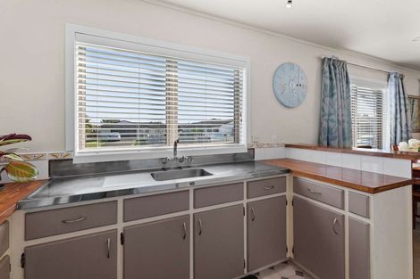 Photo of property in 22 Norfolk Rise, Waiuku, 2123