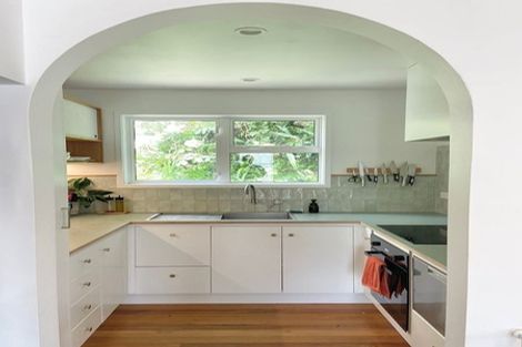 Photo of property in 18 Robertson Street, Owhiro Bay, Wellington, 6023