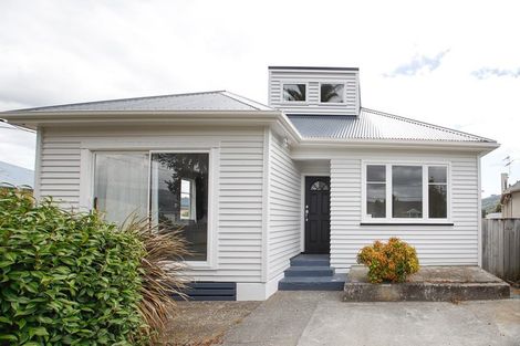 Photo of property in 27f1- Merton Street, Trentham, Upper Hutt, 5018