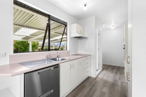 Photo of property in 8 Ferry Road, Waipu, 0510