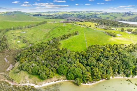 Photo of property in 186 Metcalfe Road, Matakohe, 0593