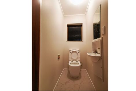 Photo of property in 1/320 Pakuranga Road, Pakuranga Heights, Auckland, 2010