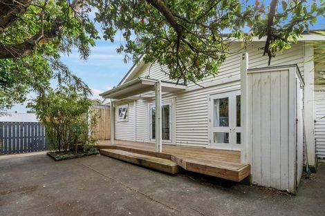 Photo of property in 2/14 Guthrie Street, Waterloo, Lower Hutt, 5011