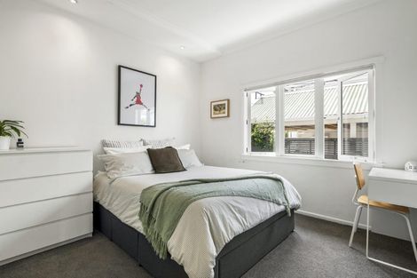 Photo of property in 165 Vauxhall Road, Narrow Neck, Auckland, 0624