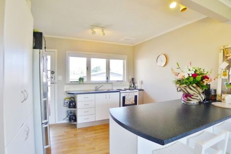 Photo of property in 3/6 Corrella Road, Belmont, Auckland, 0622