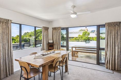 Photo of property in 8 Millennium Hill, Paraparaumu, 5032