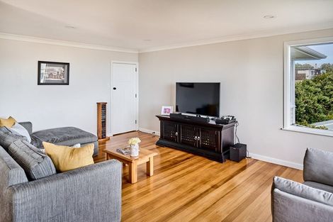 Photo of property in 9 Mana View Road, Paremata, Porirua, 5026