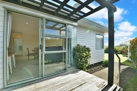 Photo of property in 2/28 Awaroa Road, Helensville, 0800