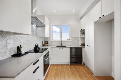 Photo of property in 76 Clyde Street, Island Bay, Wellington, 6023
