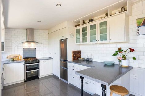 Photo of property in 2 Collison Terrace, Haumoana, 4102