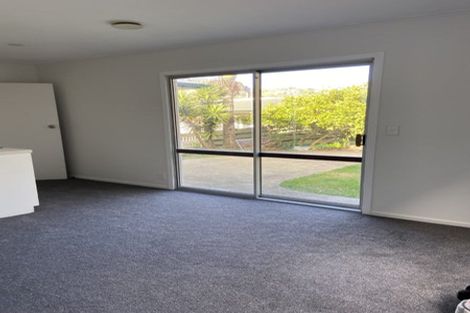 Photo of property in 105 Churchill Drive, Crofton Downs, Wellington, 6035