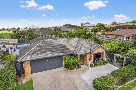 Photo of property in 54 Magic Way, Randwick Park, Auckland, 2105
