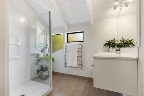 Photo of property in 2/52 Hattaway Avenue, Bucklands Beach, Auckland, 2012