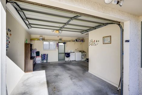 Photo of property in 17 Pukekura Place, Taradale, Napier, 4112