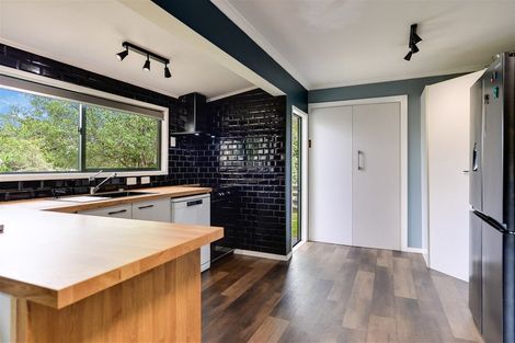 Photo of property in 6 Cemetery Road, Waiuku, 2123