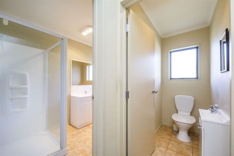 Photo of property in 16 Daniel Place, Kelvin Grove, Palmerston North, 4414